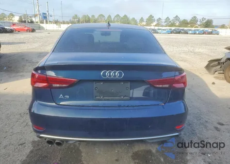 2018 Audi A3 Premium z USA, uszkodzony, nr VIN WAUAUGFF3J1039445